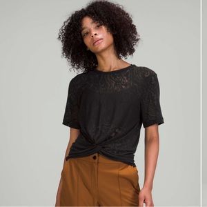 NWT Lululemon Crescent Tee Veil